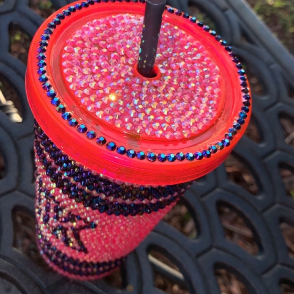 Bling vs cup - Picture 2 of 3